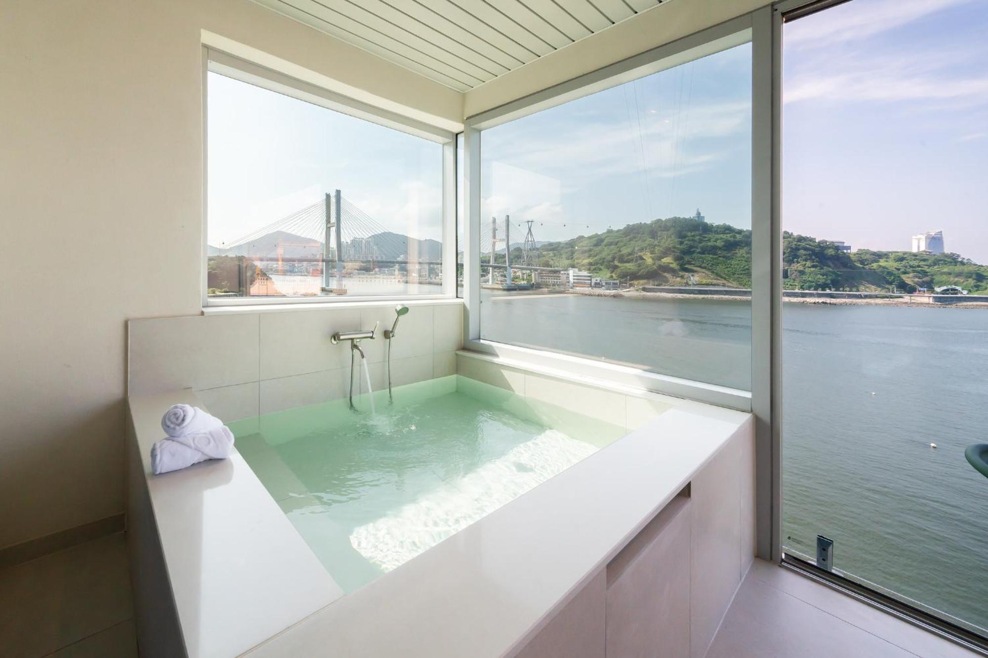 Yeosu Oandf Hotel Εξωτερικό φωτογραφία