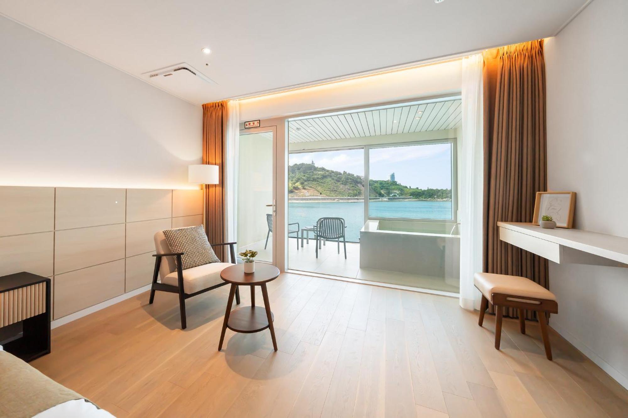 Yeosu Oandf Hotel Εξωτερικό φωτογραφία